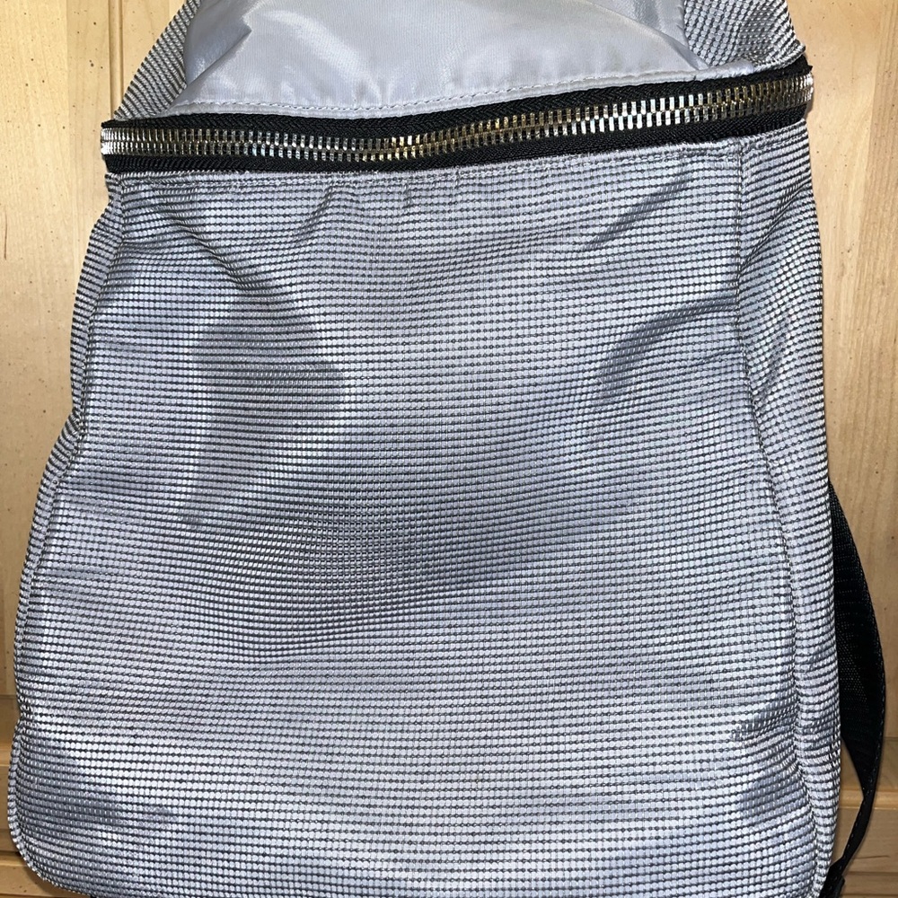 Athleta light gray backpack - Picture 2 of 14